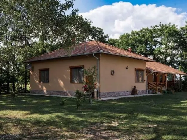 Eladó mezőgazdasági ingatlan Kocsér, XII. dűllő 339 nm