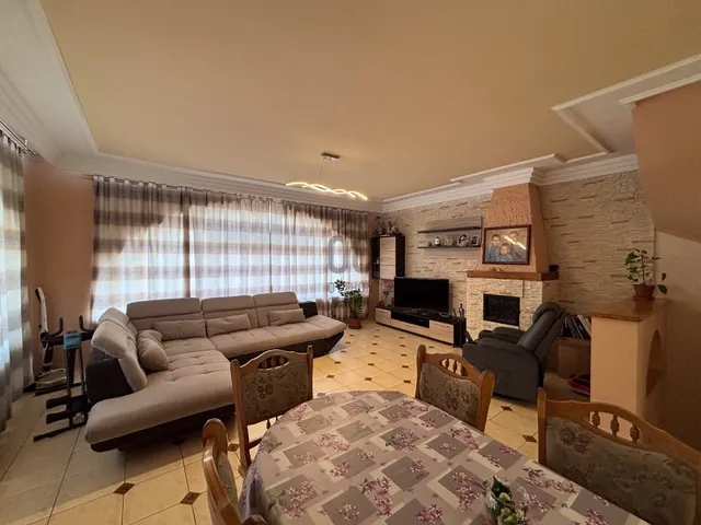 Eladó lakás Nagykőrös 171 nm
