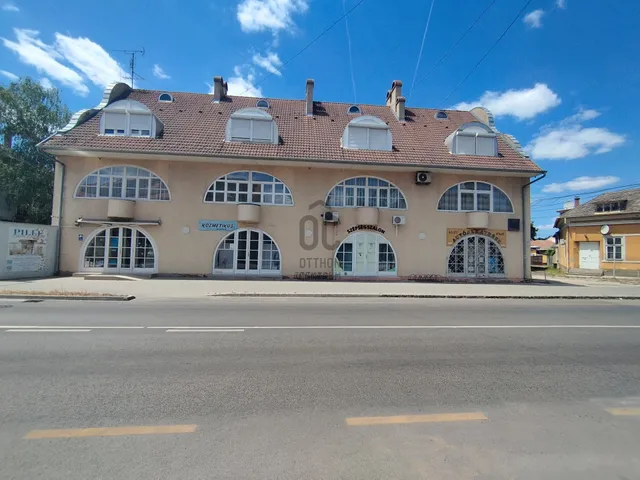 Eladó lakás Nagykőrös 171 nm