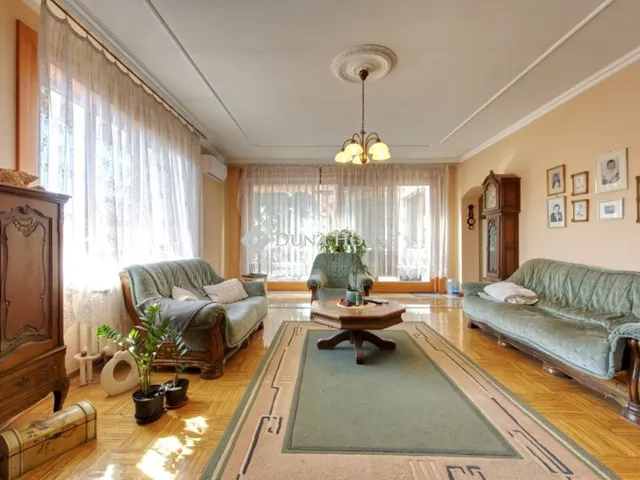 Eladó ház Gyöngyössolymos 186 nm