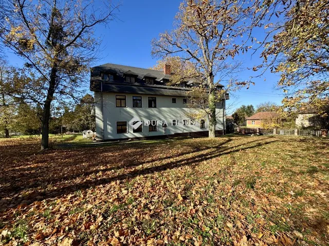 Eladó kereskedelmi és ipari ingatlan Pacsa 800 nm