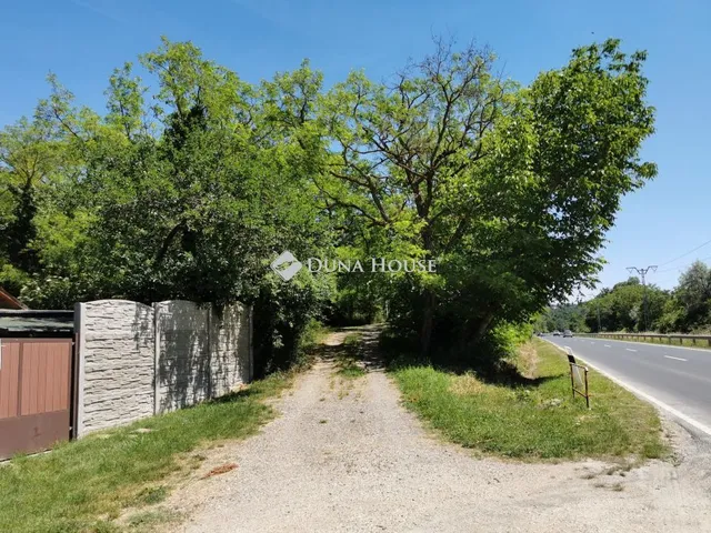 Eladó telek Balatonkenese 800 nm