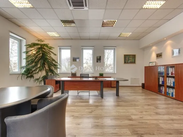 Kiadó kereskedelmi és ipari ingatlan Budakeszi 98 nm