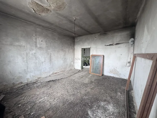 Eladó ház Mány 50 nm