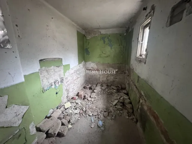 Eladó ház Mány 50 nm