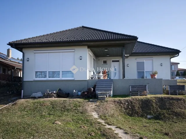 Eladó ház Tinnye 120 nm