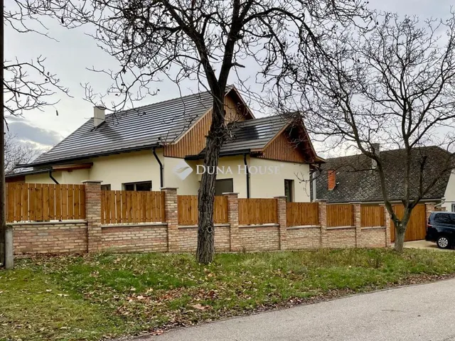 Eladó ház Perbál 150 nm