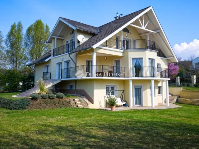 Eladó ház Telki 520 nm