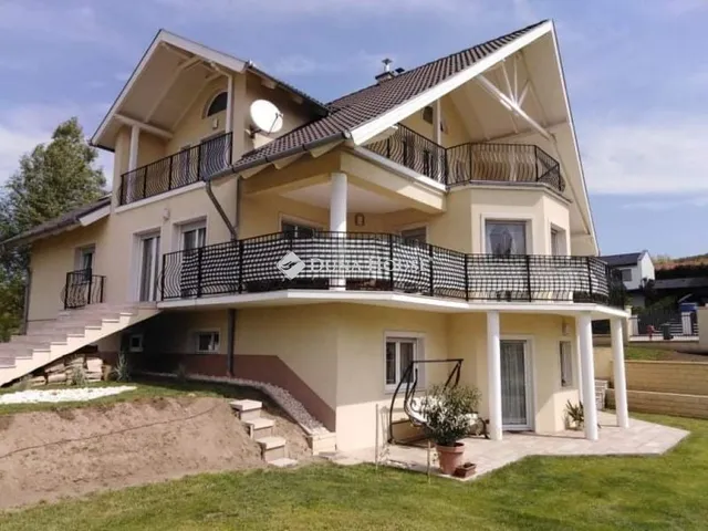 Eladó ház Telki 520 nm