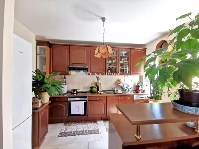 Eladó lakás Budapest II. kerület 71 nm