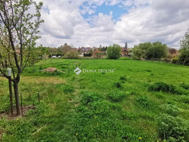Eladó telek Budajenő 1170 nm
