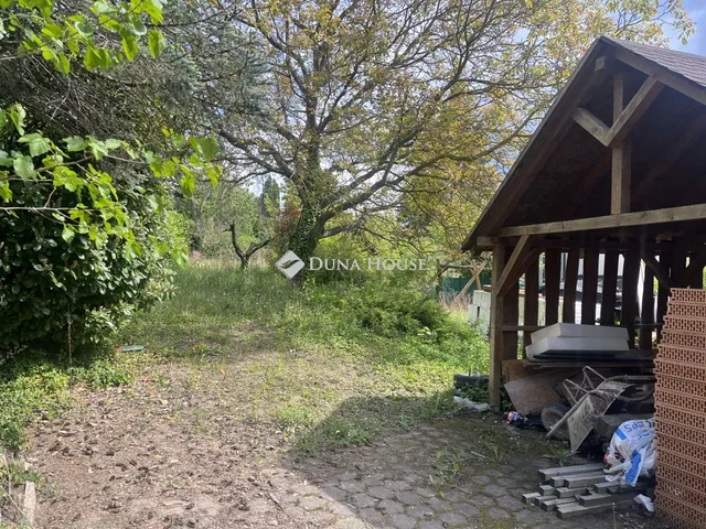 Eladó telek Remeteszőlős 768 nm
