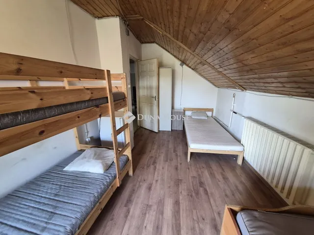 Eladó ház Sóskút 300 nm