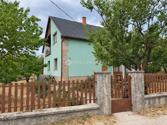 Eladó ház Zsámbék 222 nm