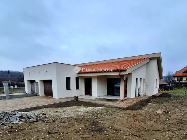 Eladó ház Tinnye 145 nm