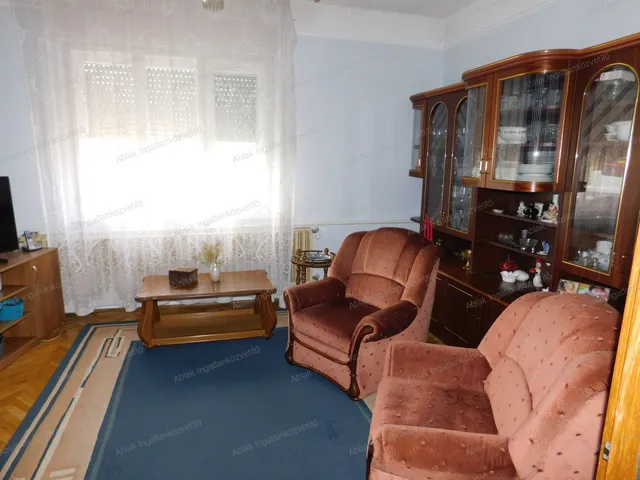 Eladó ház Kecskemét, Rendőrfalu 140 nm