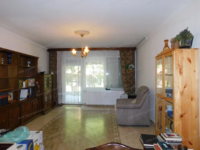 Eladó ház Kecskemét, Hunyadiváros 128 nm