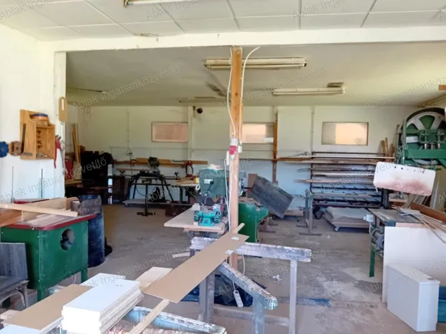 Kiadó kereskedelmi és ipari ingatlan Kecskemét, Belsőnyír 80 nm