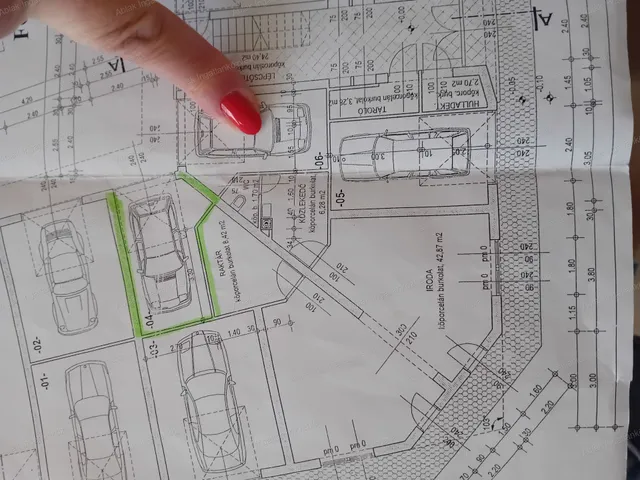 Eladó garázs Kecskemét, Bethlenváros 15 nm