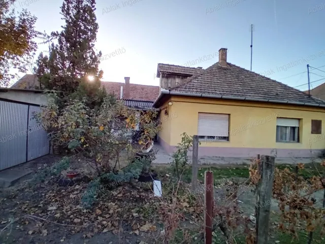 Eladó ház Izsák 87 nm