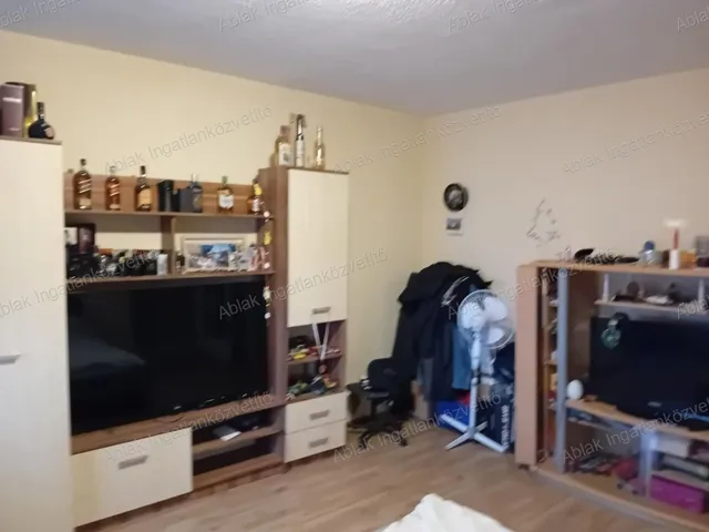 Eladó lakás Kecskemét, Széchenyiváros 33 nm