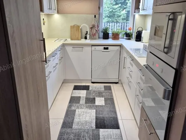 Eladó ház Tiszakécske, Kerekdomb 196 nm