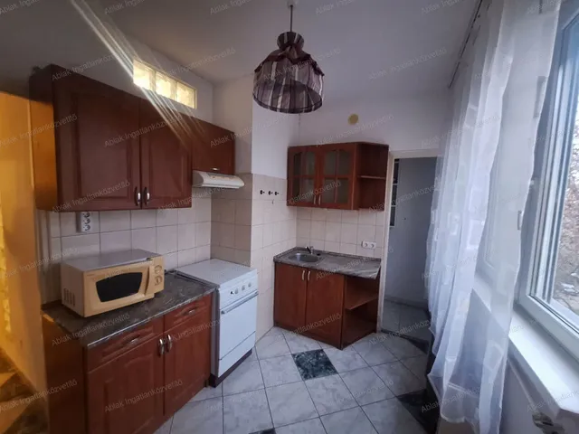 Eladó lakás Kecskemét, Hunyadiváros 58 nm