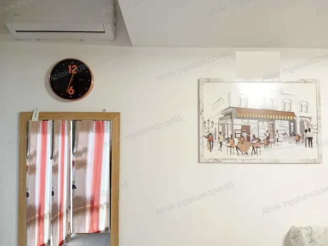 Eladó kereskedelmi és ipari ingatlan Kecskemét, Széchenyiváros 18 nm