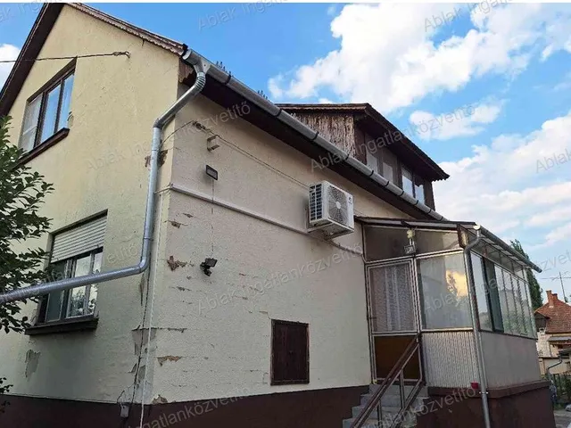 Eladó ház Kecskemét, Rendőrfalu 140 nm