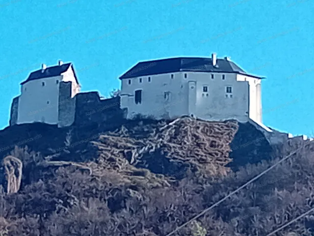 Eladó kereskedelmi és ipari ingatlan Füzér 150 nm