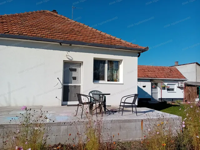 Eladó ház Kecskemét, Petőfiváros 86 nm