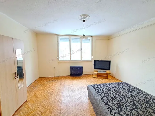 Eladó lakás Kecskemét, Műkertváros 38 nm