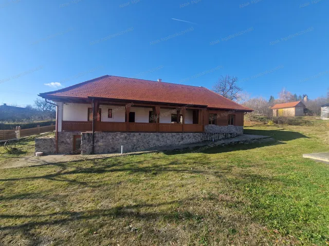 Eladó ház Füzér 1500 nm