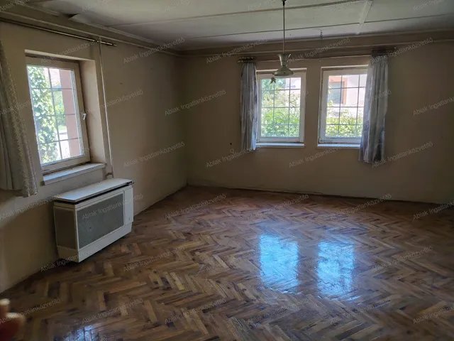 Eladó ház Kecskemét, Műkertváros 150 nm