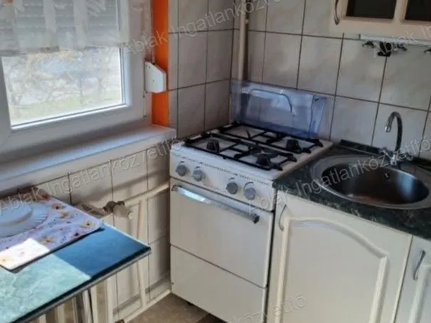 Eladó lakás Kecskemét, Széchenyiváros 33 nm