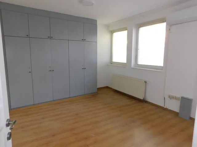 Kiadó kereskedelmi és ipari ingatlan Kecskemét 17 nm