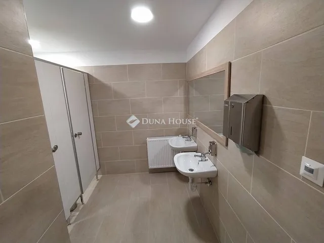 Kiadó kereskedelmi és ipari ingatlan Sülysáp 285 nm