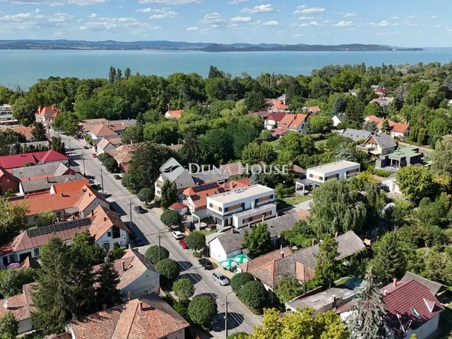 Eladó ház Balatonszárszó 170 nm