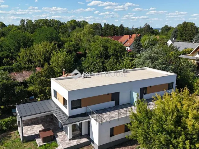 Eladó ház Balatonszárszó 170 nm