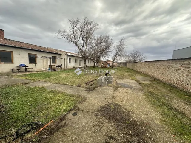 Eladó telek Szolnok 10466 nm