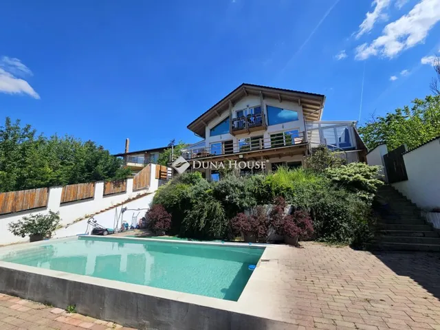 Eladó ház Taksony 212 nm