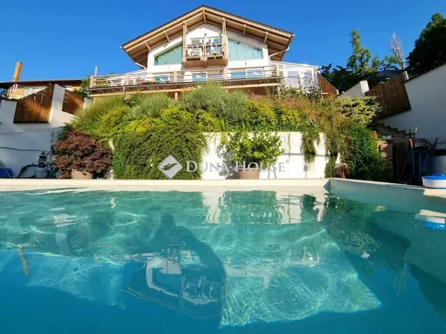 Eladó ház Taksony 212 nm