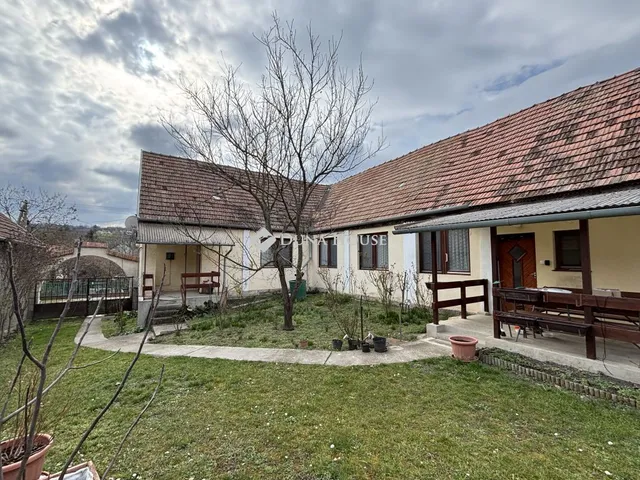 Eladó ház Etyek 150 nm