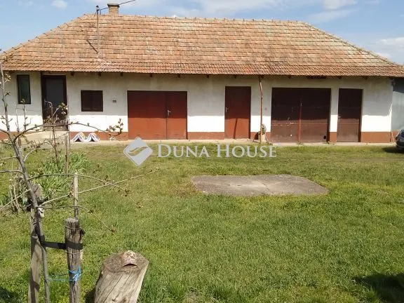 Eladó ház Tiszaalpár 87 nm