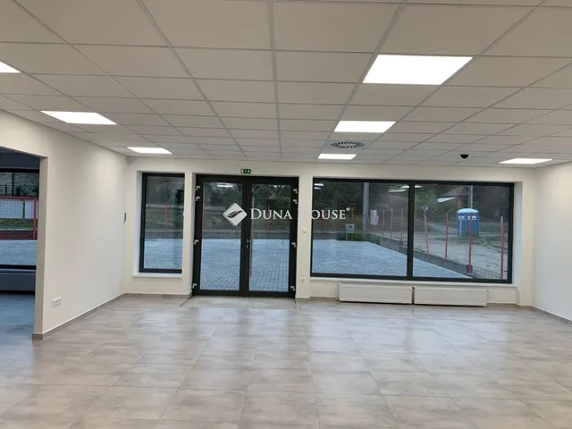 Kiadó kereskedelmi és ipari ingatlan Sülysáp 68 nm