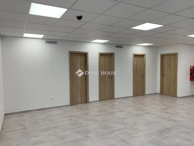 Kiadó kereskedelmi és ipari ingatlan Sülysáp 68 nm