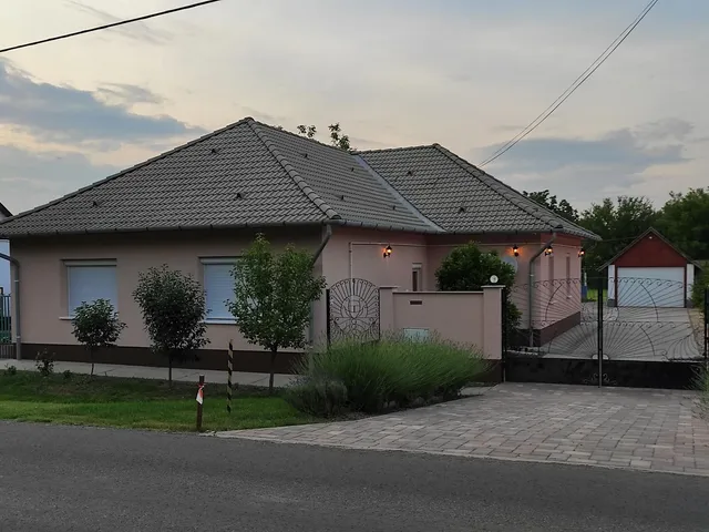 Eladó ház Orosháza 165 nm