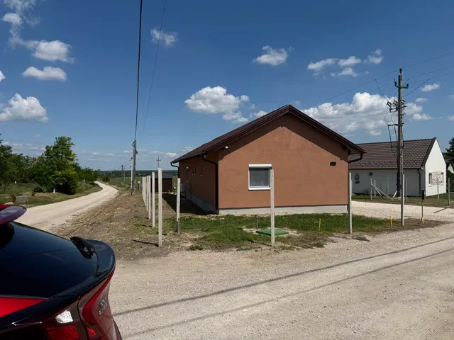 Eladó telek Úrhida 1078 nm