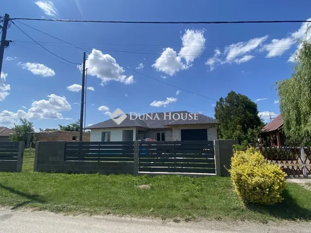 Eladó ház Nagykáta 229 nm