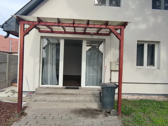 Eladó kereskedelmi és ipari ingatlan Szigethalom 42 nm